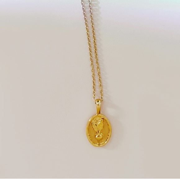 Sugar Blossom Sloanne Necklace for The Jilly Box - Picture 3 of 6